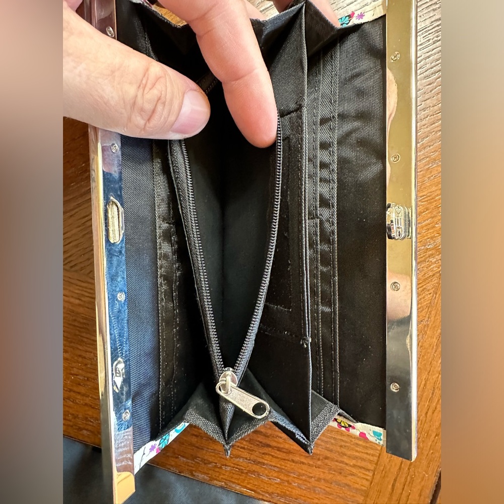 Women’s Mexican Skull Wallet - Picture 4 of 9